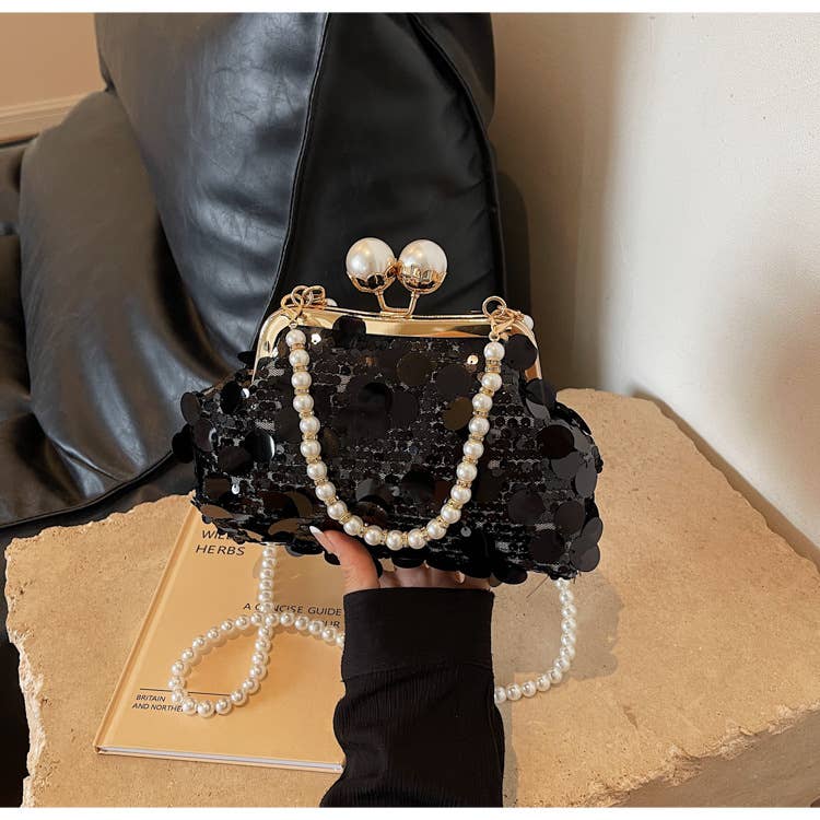 Fashionable sequined shell pearl chain dinner bag