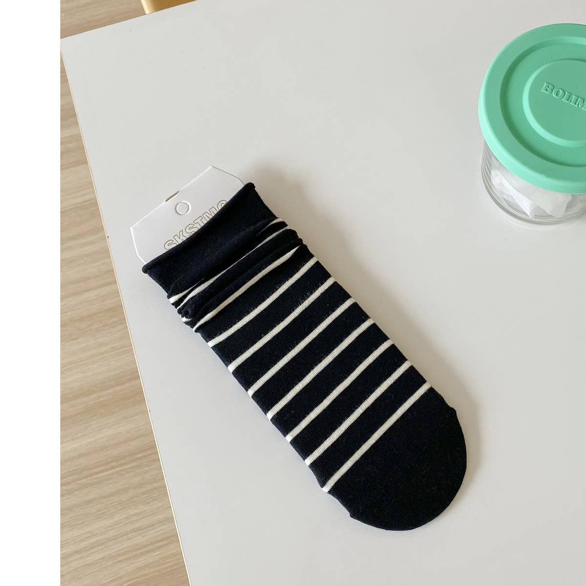 WOMEN HEMMED STRIPED STRAIGHT SOCKS