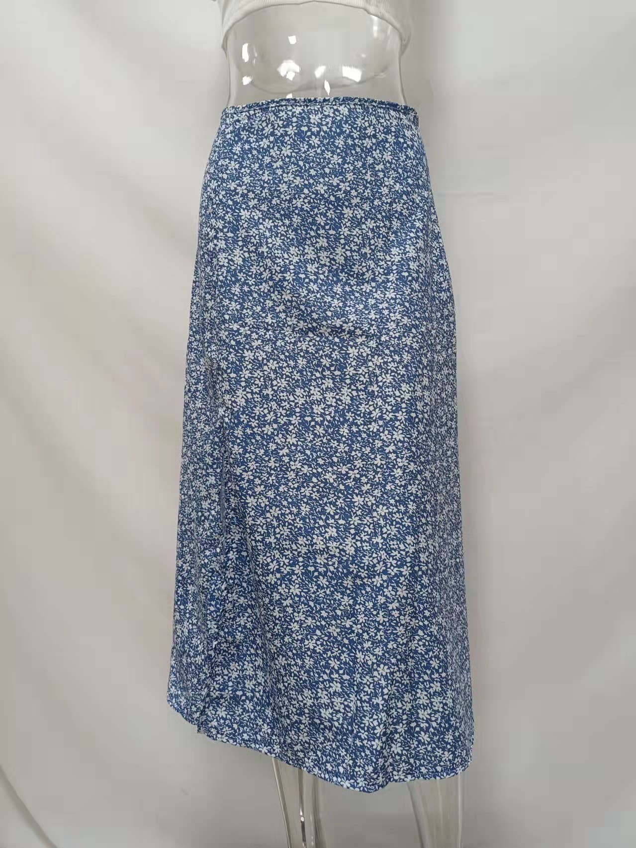 High-slit A-line body-hugging mid-waist skirt