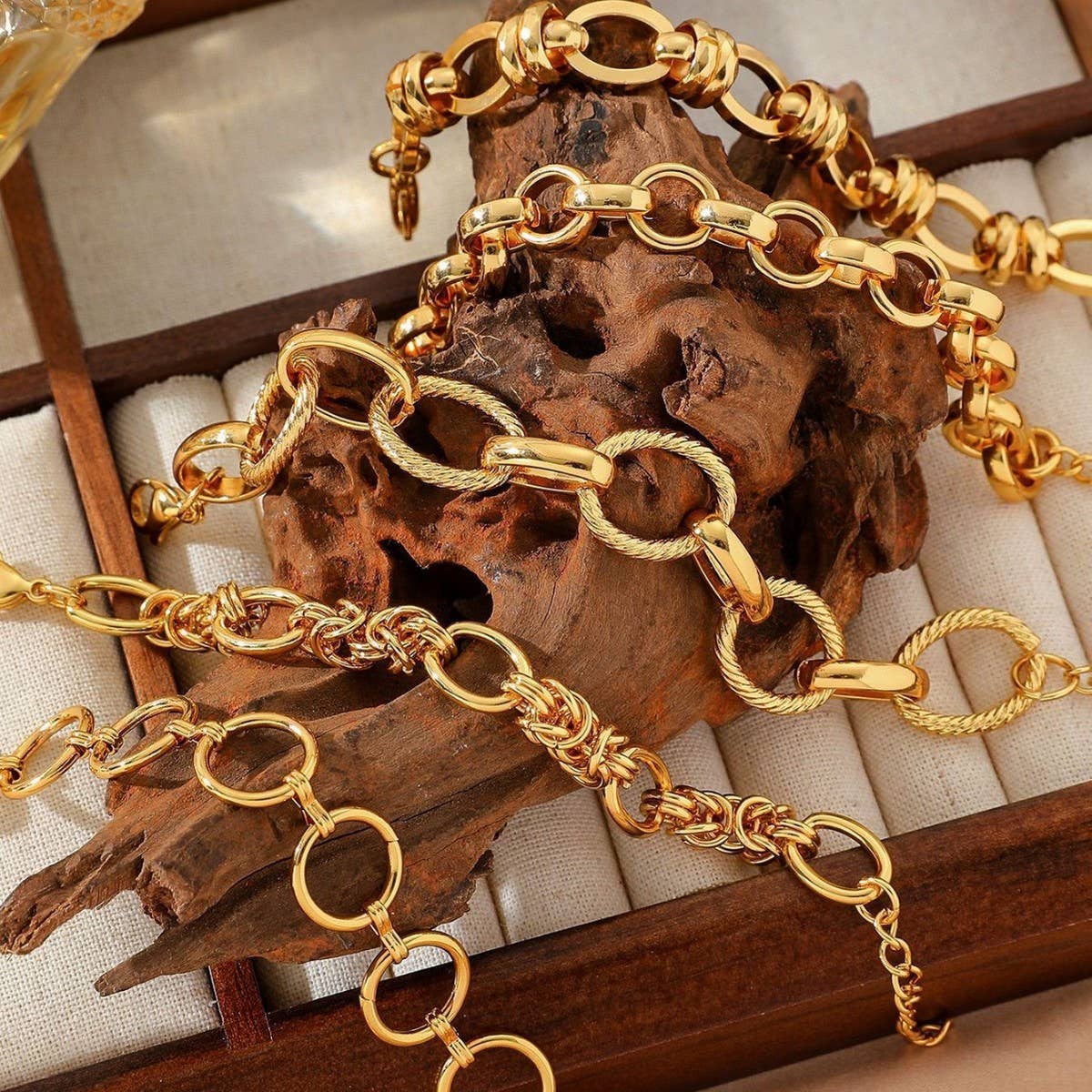 VERSATILE 18K GOLD TITANIUM STEEL BRACELET