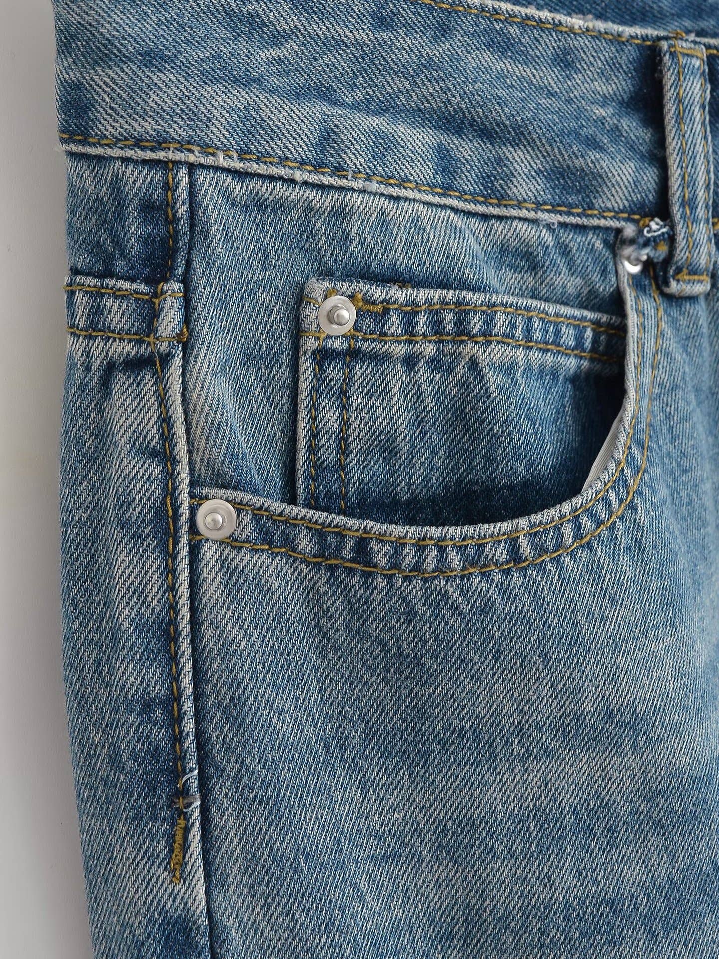 Retro, slightly flared pants, loose washed jeans