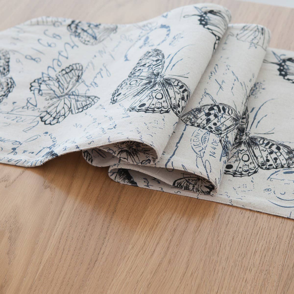 FRENCH COUNTRY STYLE TABLECLOTH