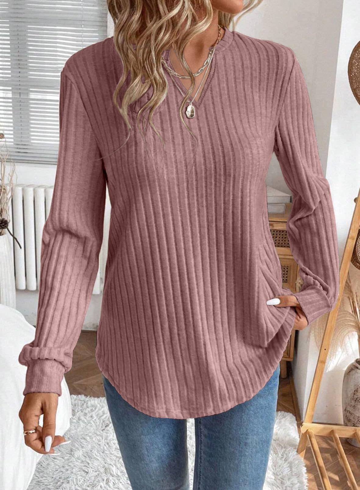V-neck sharpened pit strip long sleeve T-shirt