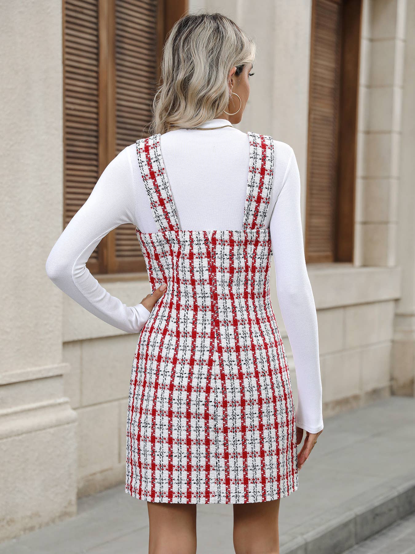 Short and fashionable checkered halter dress