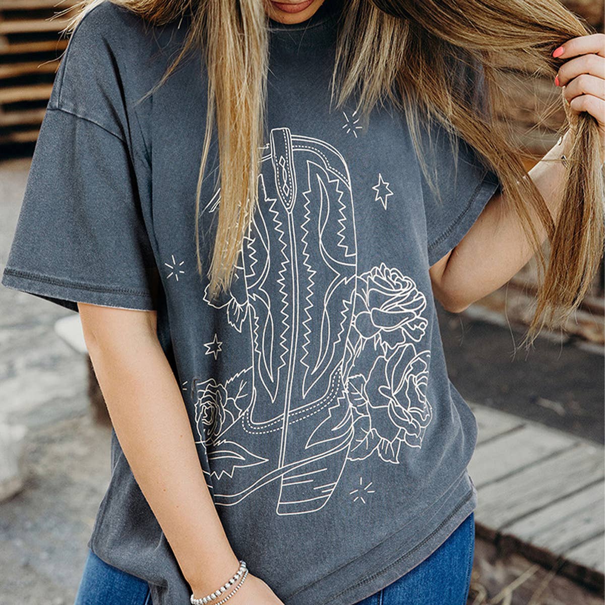 Line pattern printed short sleeve T-shirt