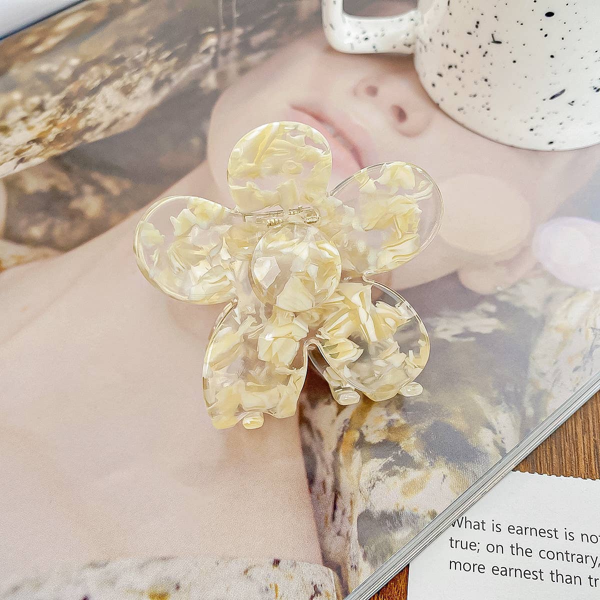 Acetic acid board flower grab elegant hair grab