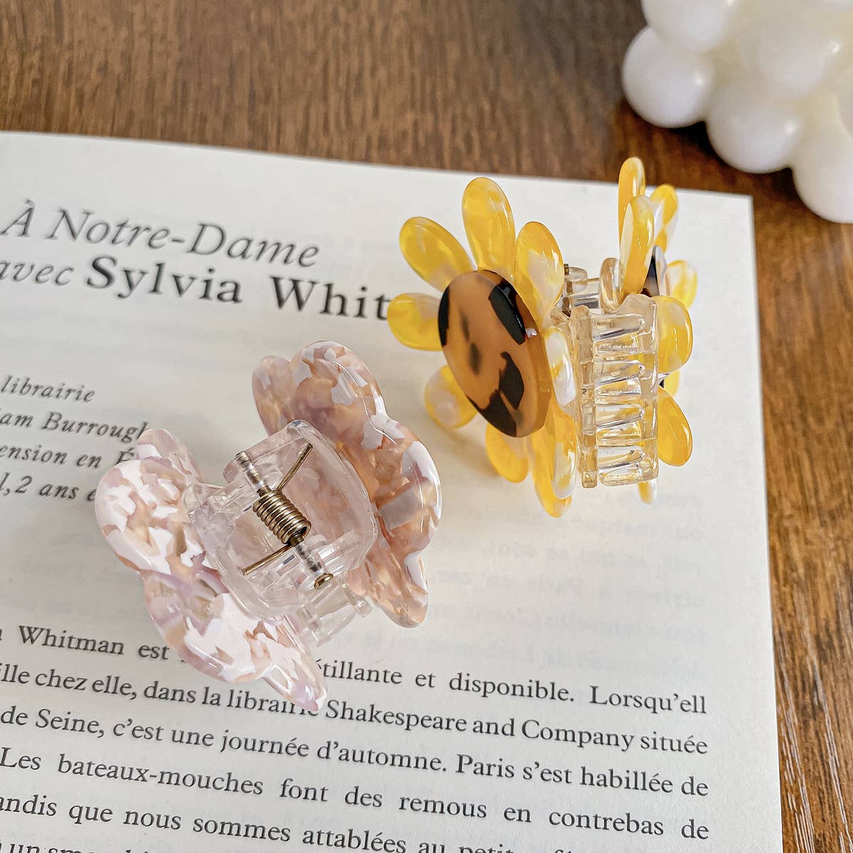 Floral grab clips of sweet and elegant hair clips