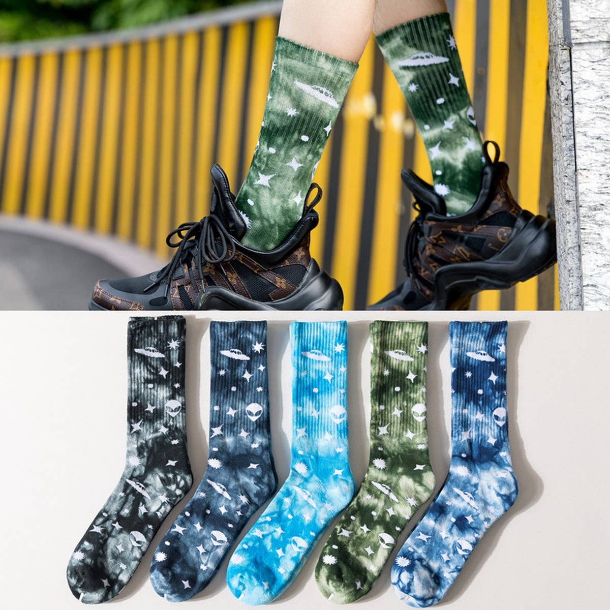 UNIVERSE PRINTED TIE DYED FASHION CREW SOCKS