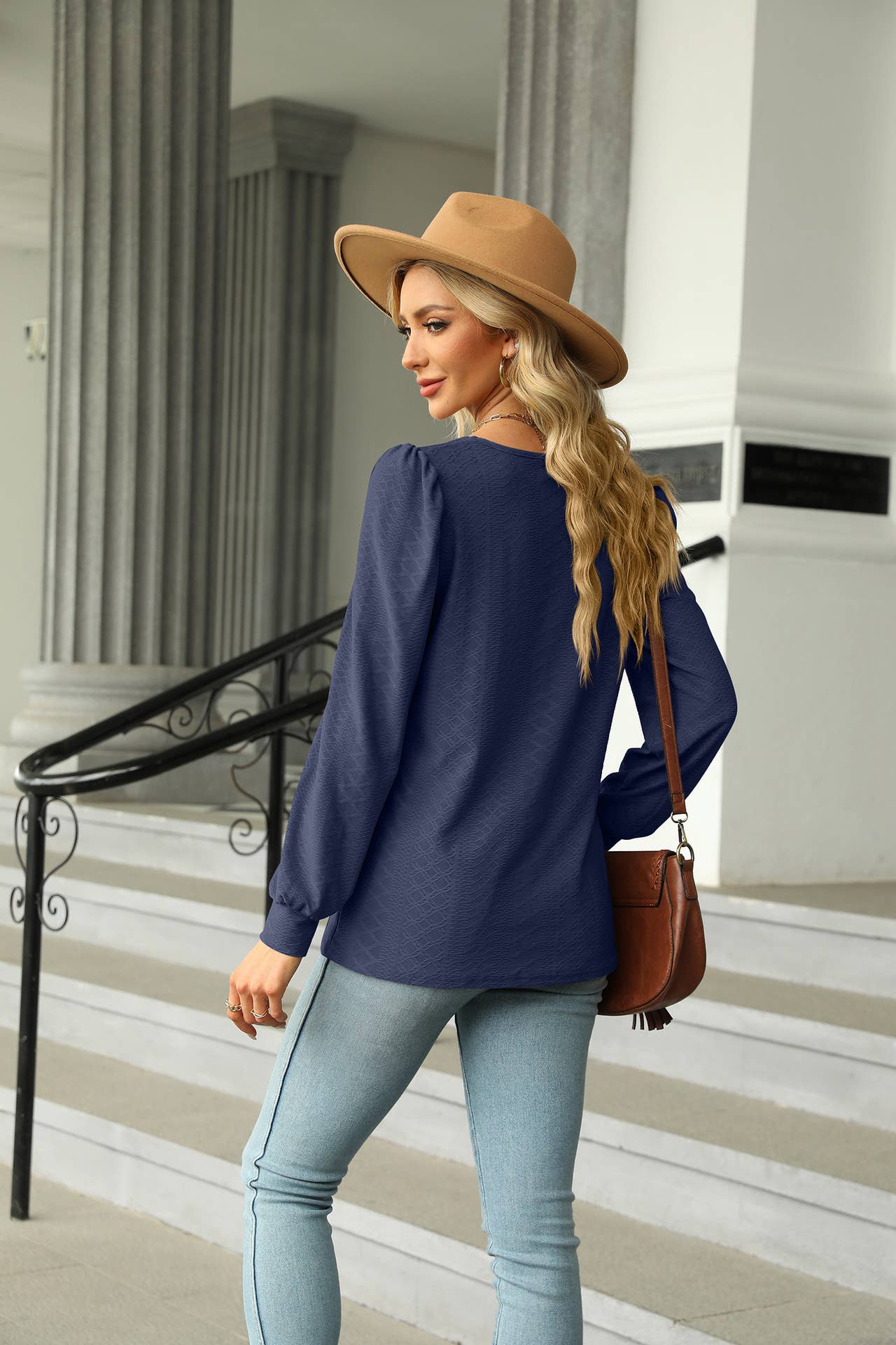 SQUARE COLLAR JACQUARD LONG-SLEEVED LOOSE T-SHIRT