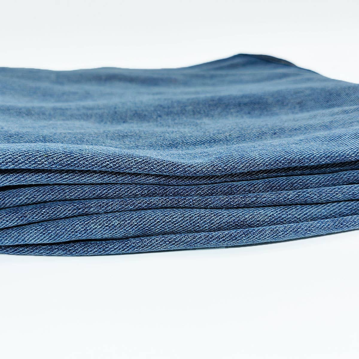 SPLICED CONTRASTING HOLLOW OUT JEANS_CWJP0189