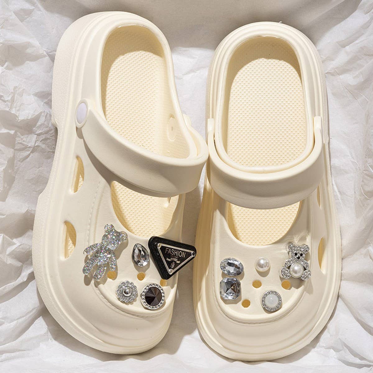 CUTE NON-SLIP AND ODOR-RESISTANT HOLE SANDALS