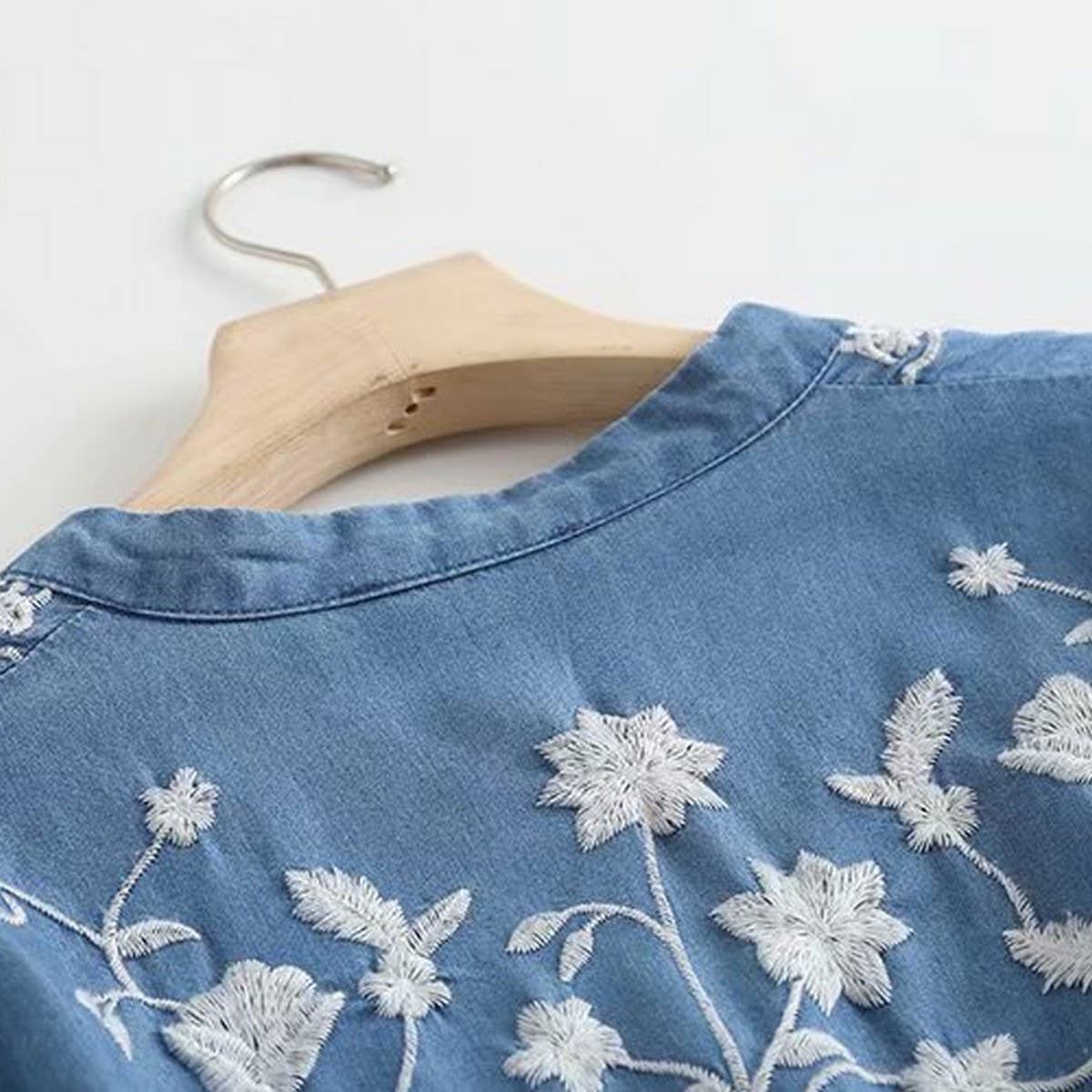 FLORAL EMBROIDERED V-NECK BUTTON SHIRT TOP BLUE