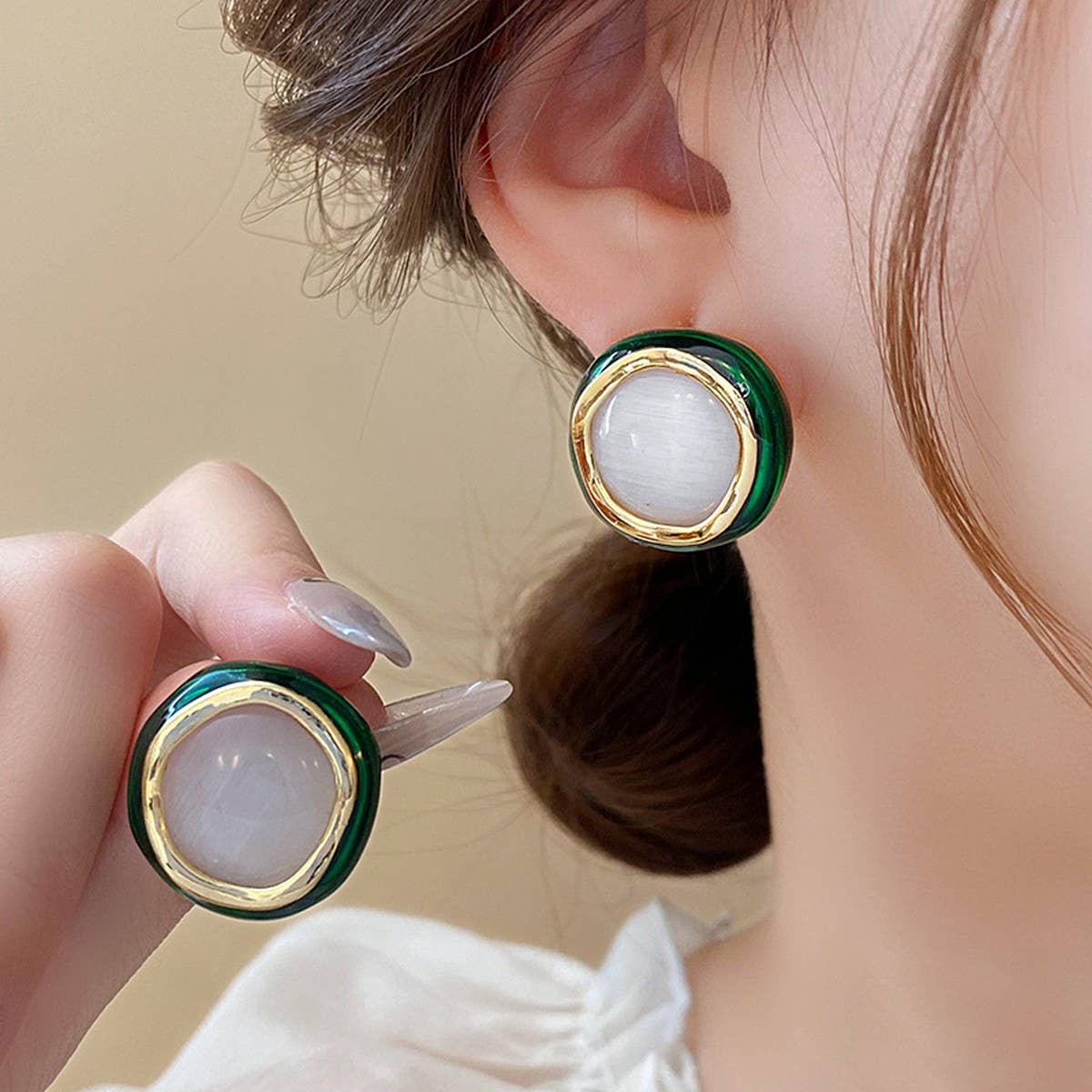 ROUND NICHE TEMPERAMENT EARRINGS
