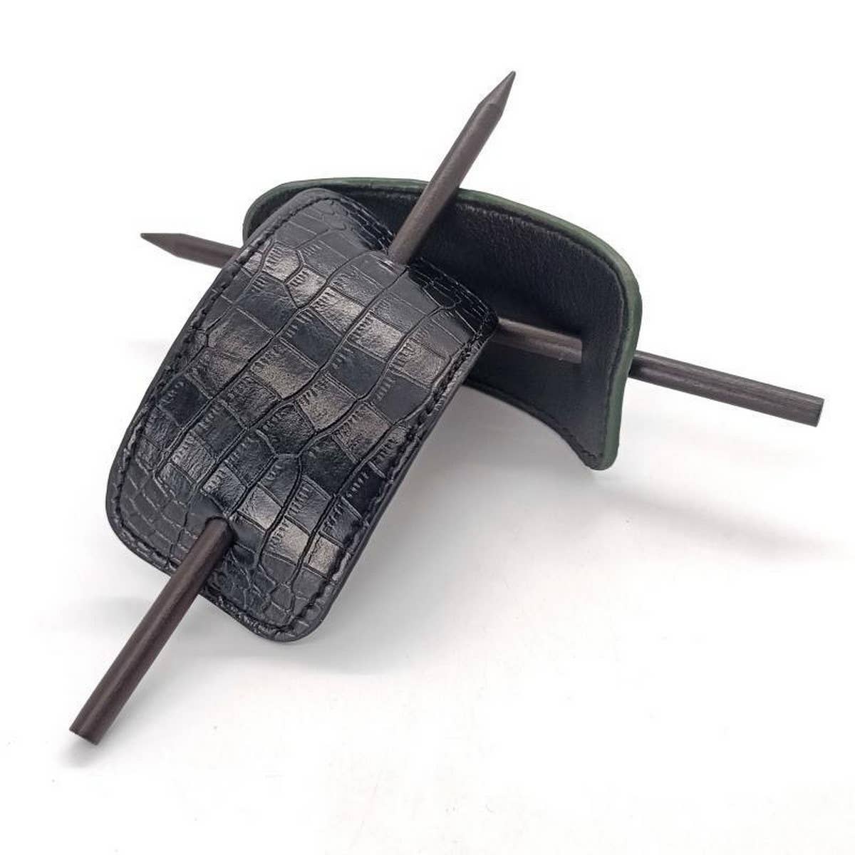 Elegant Vintage Croc Pattern Hair Stick