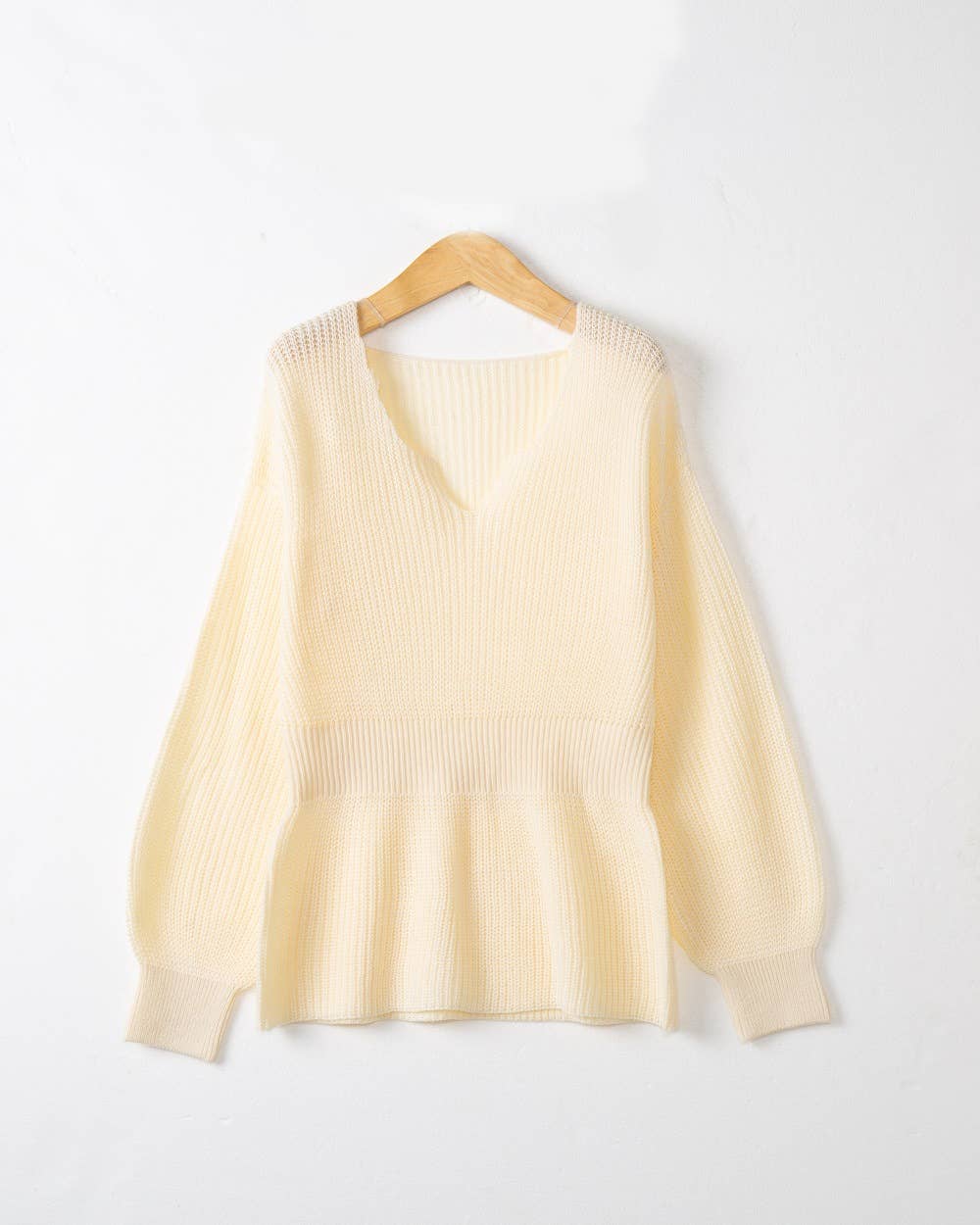 V-NECK SOLID COLOR LONG SLEEVE RUFFLED KNIT