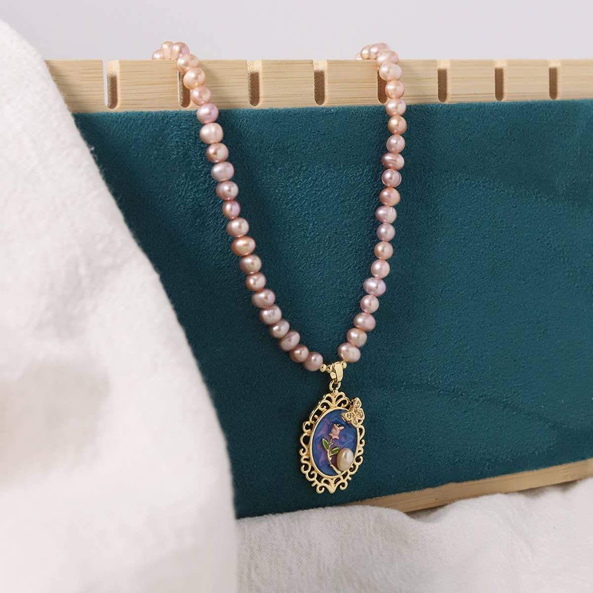 VINTAGE NATURAL FRESHWATER PEARL NECKLACE