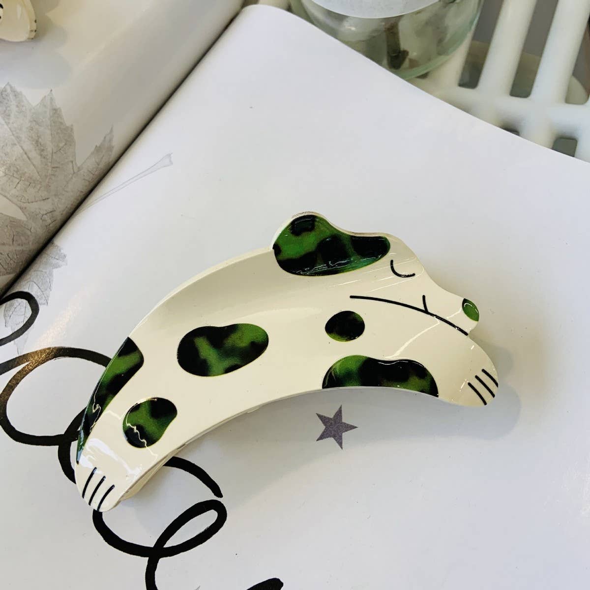 CWAHA1515_EXQUISITE SIMPLE CARTOON DOG HAIR CLAW CLIP