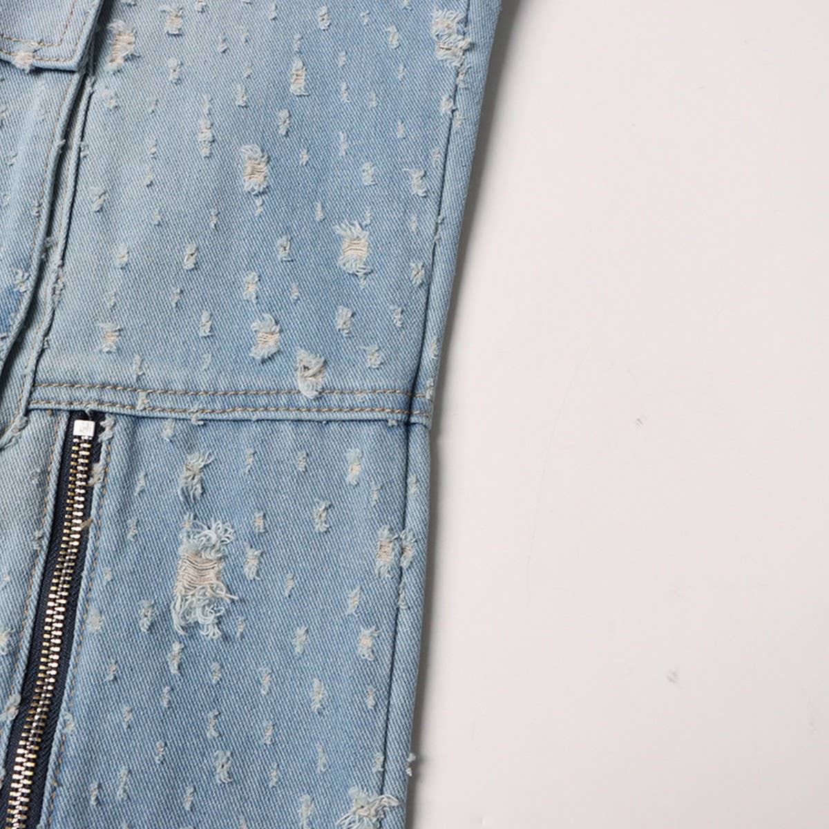 WASHED AND DISTRESSED STRAIGHT LEG JEANS