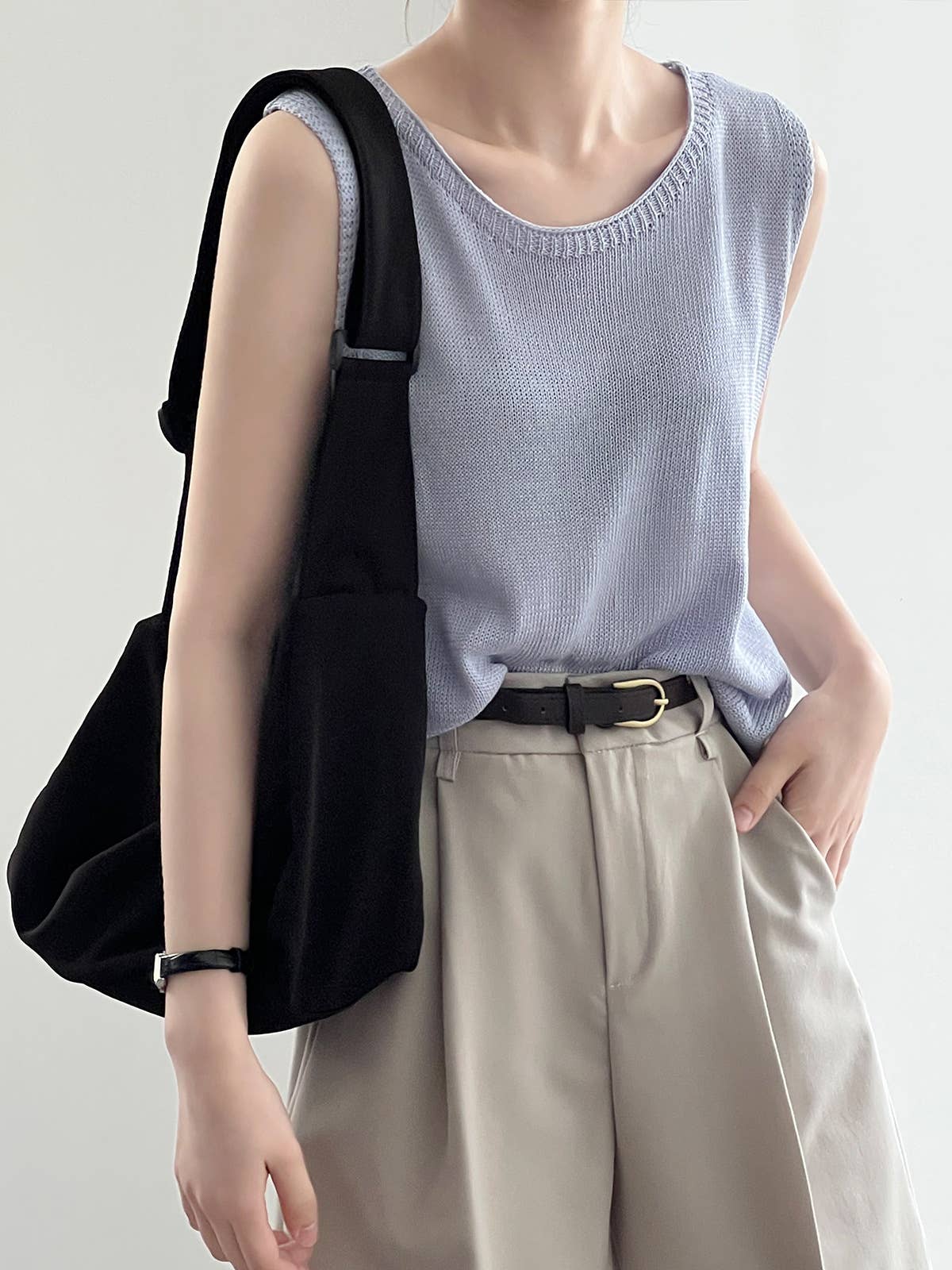 SIMPLE SOLID COLOR U-NECK KNIT VEST