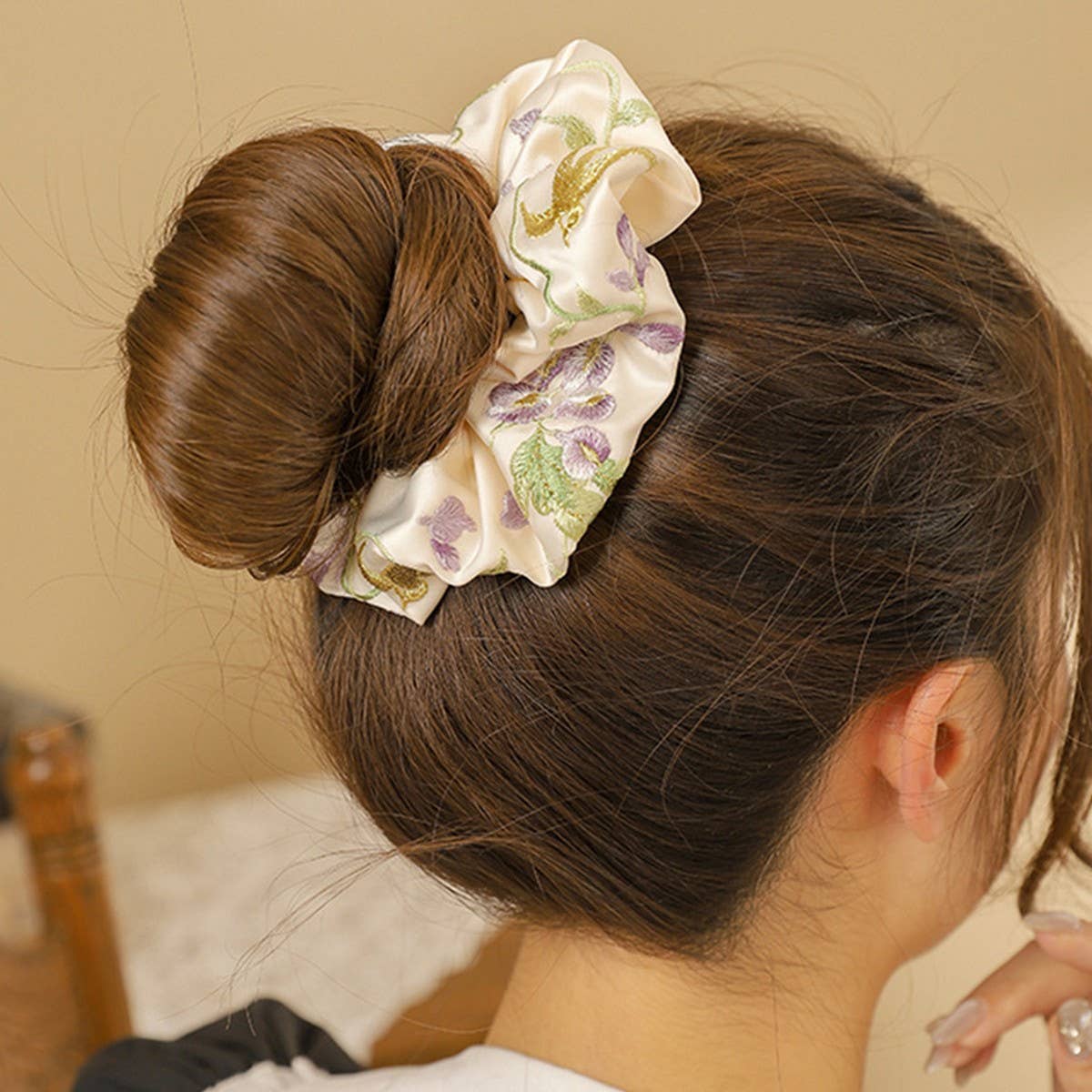 Wisteria Embroidered Hair Tie for Hanfu & Qipao