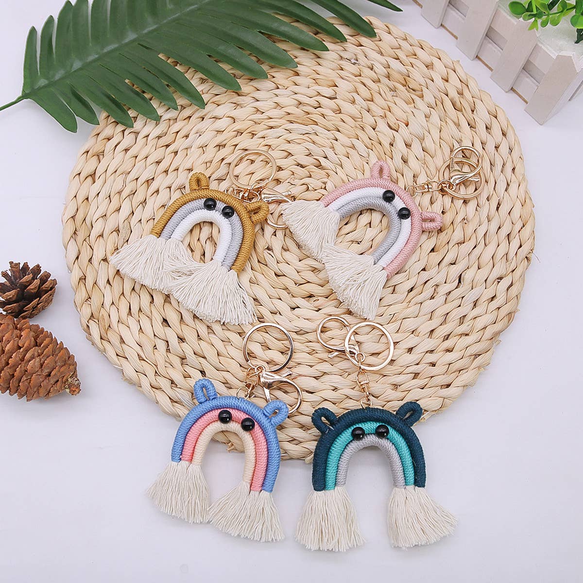 FASHION HAND-WOVEN RAINBOW TASSEL KEYCHAIN_CWMM1582