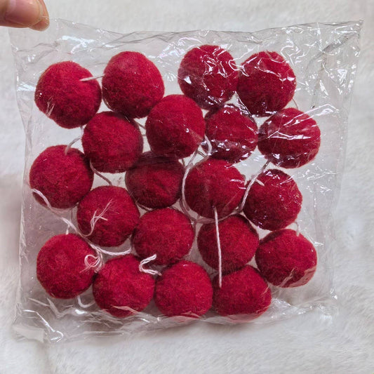 CWMM10234_2M CHRISTMAS FELT BALL GARLAND 20  DECOR