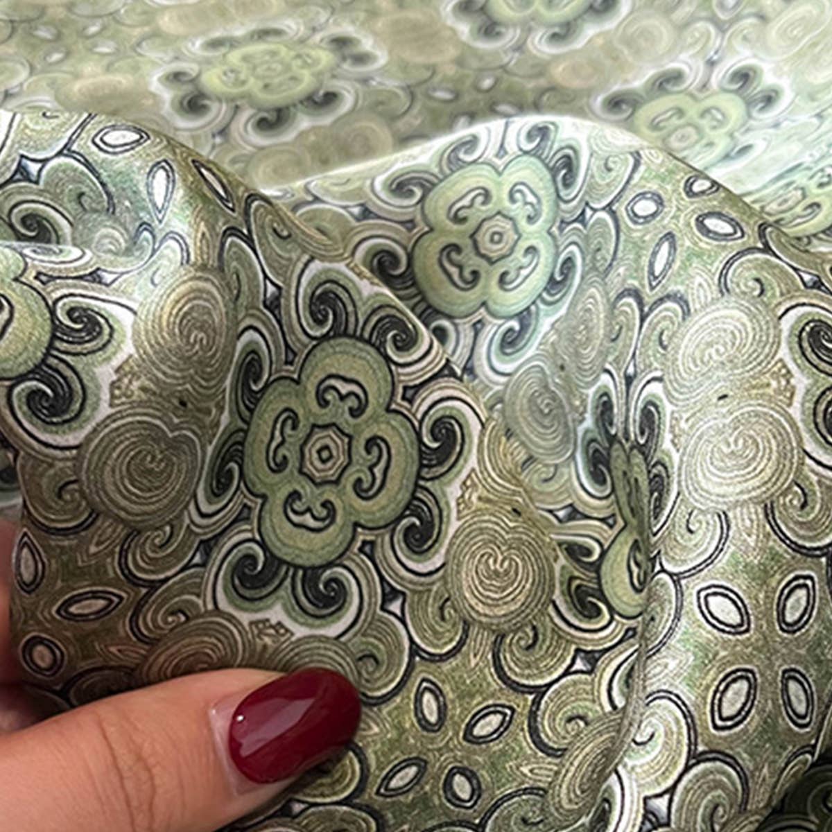 Vintage Scarf ? 100% Mulberry Silk Neck Square