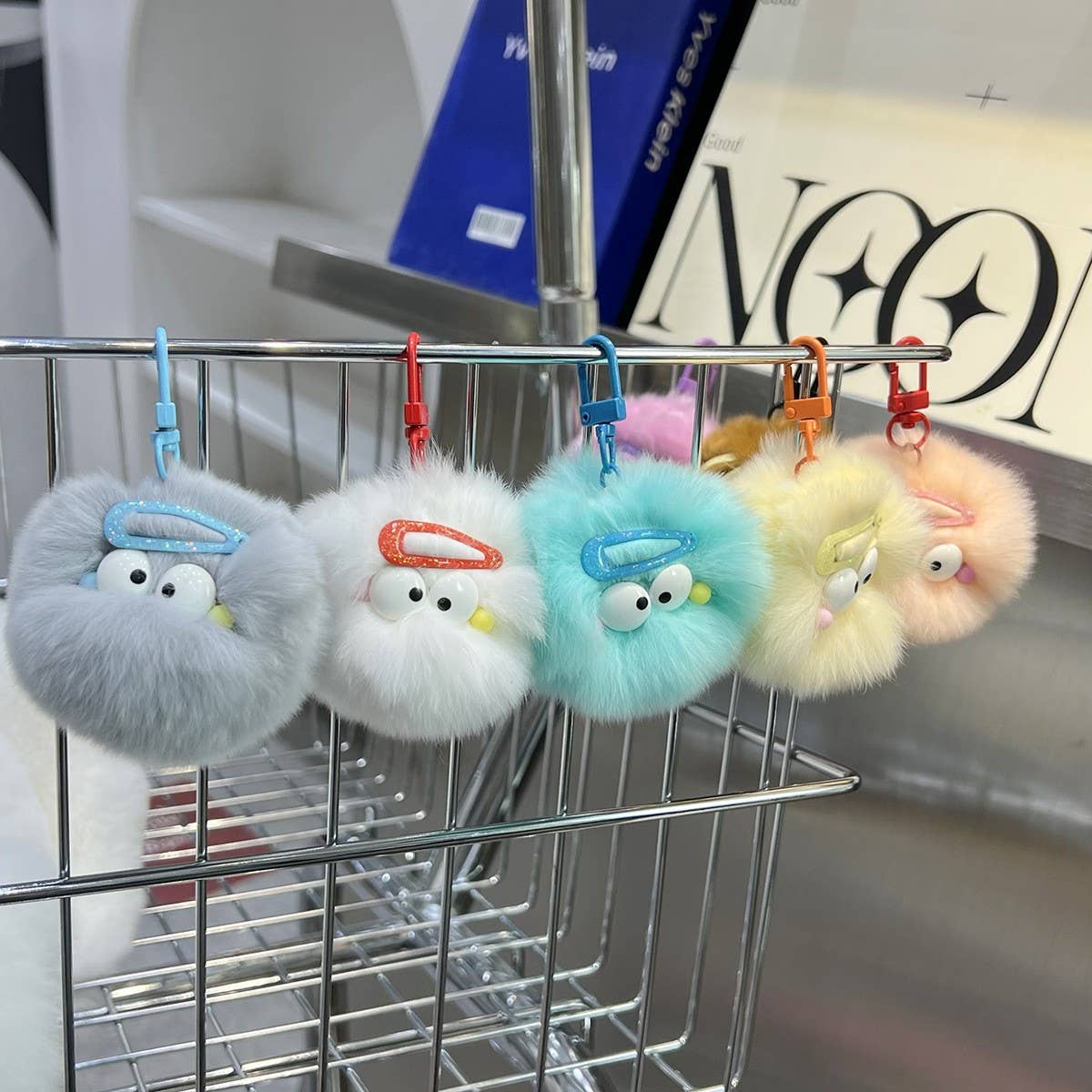 CUTE HAIRPIN SMALL FUR BALL KEYCHAIN PENDANT