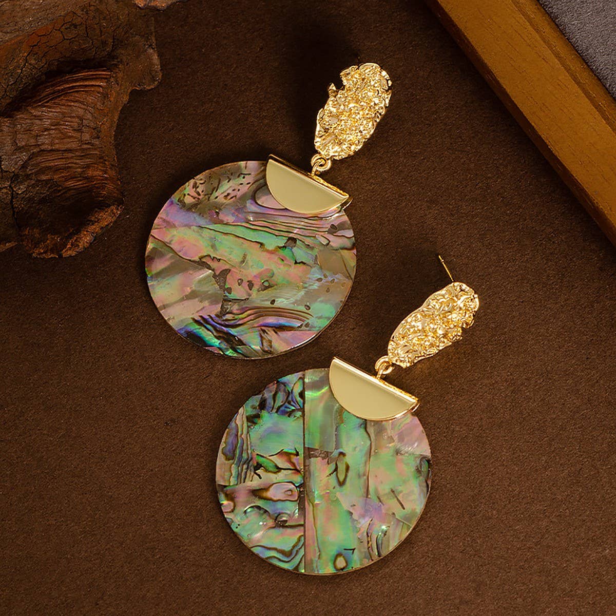 AURORA FANTASY DEEP SEA ABALONE EARRINGS_CWMM4282