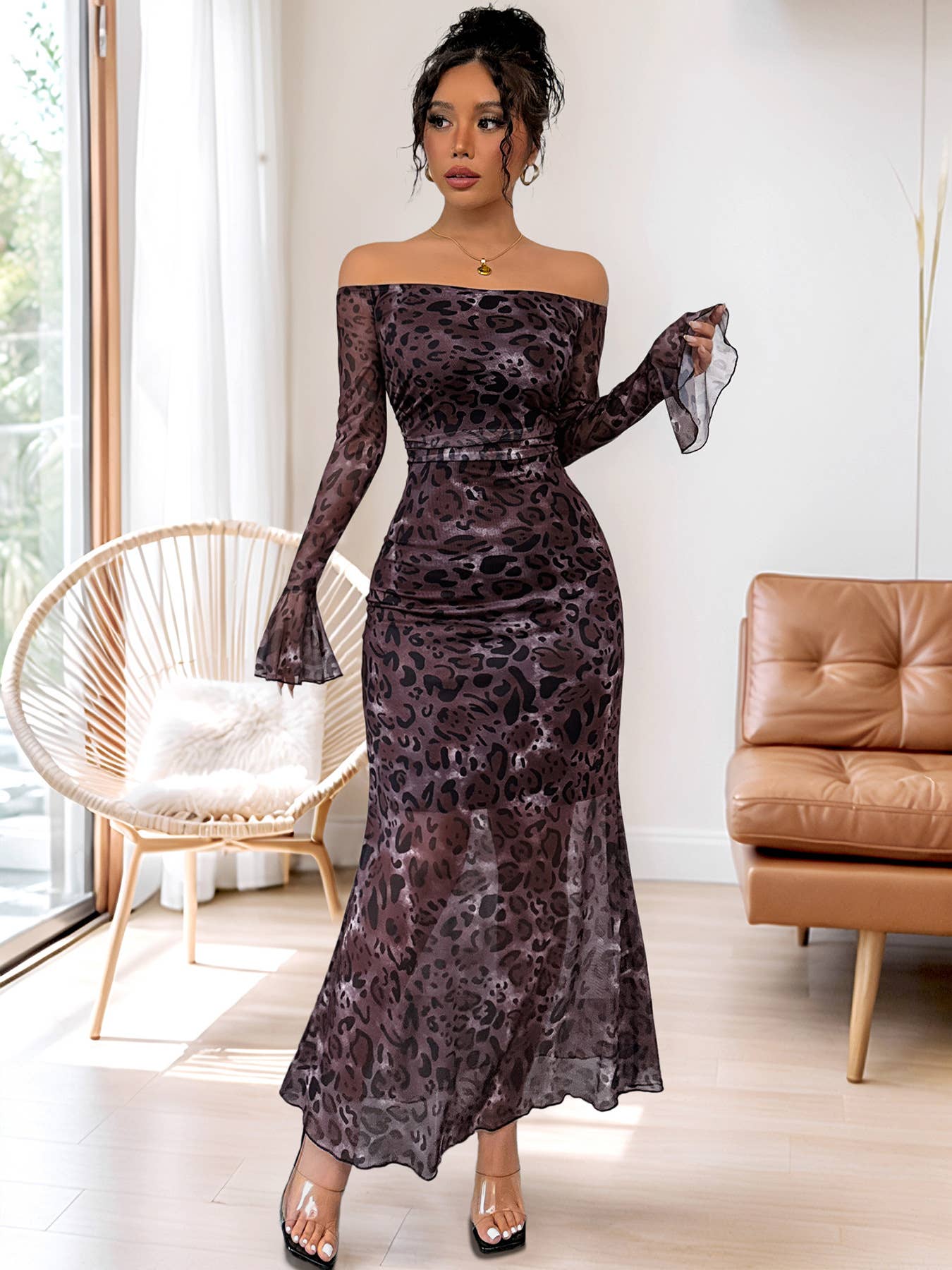 One-shoulder long-sleeved leopard print dress