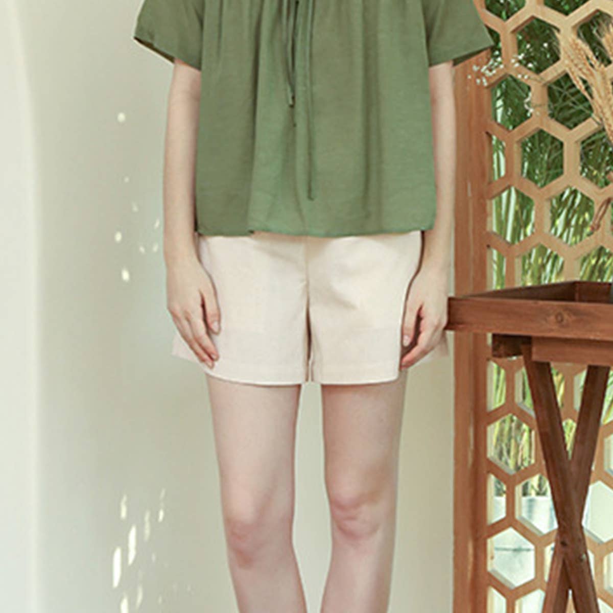 HIGH-WAISTED COTTON LINEN ELASTIC WAIST SHORTS