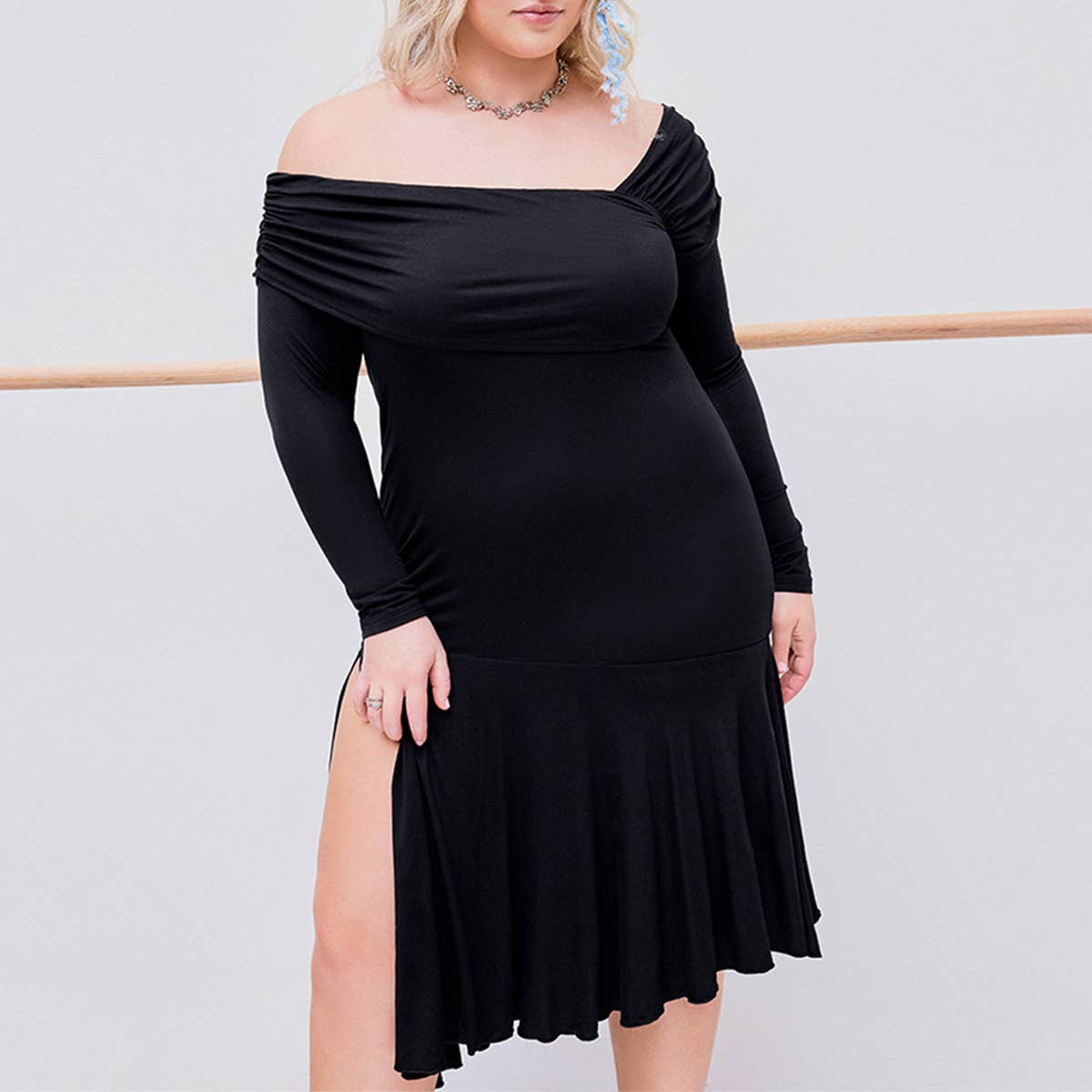 Sophisticated Slant Neck Dress ??Side Slit Midi_CWDHL1045