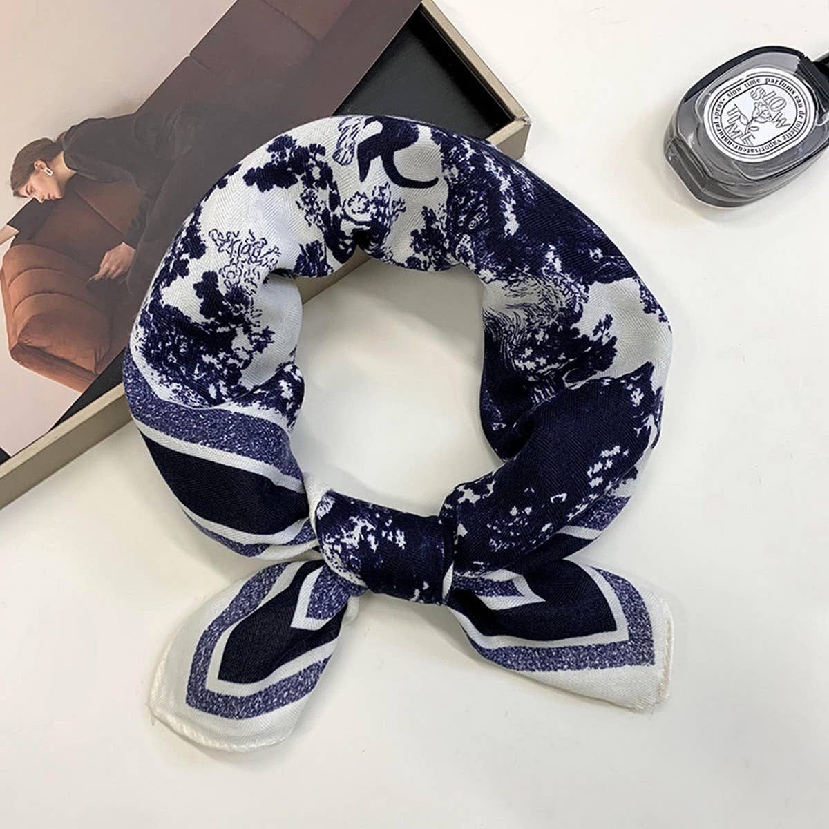 FASHIONABLE SQUARE SCARF FOR ALL-MATCH DECORATION