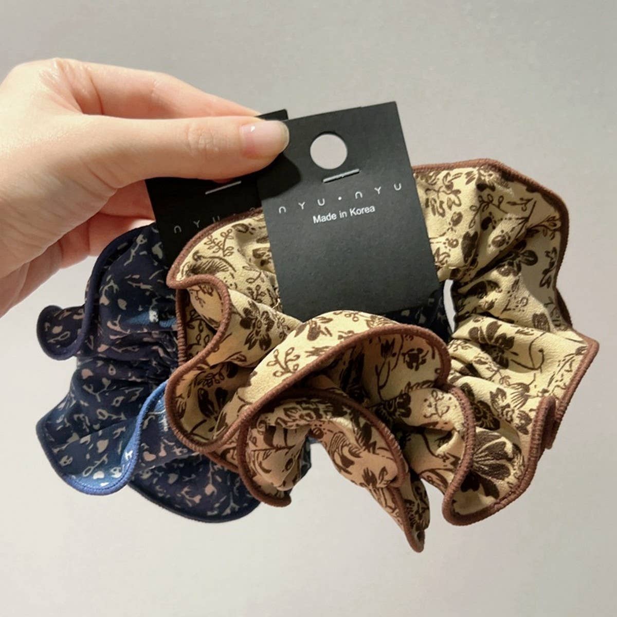 RETRO FLORAL HAIR SCRUNCHIES_CWAHA1733