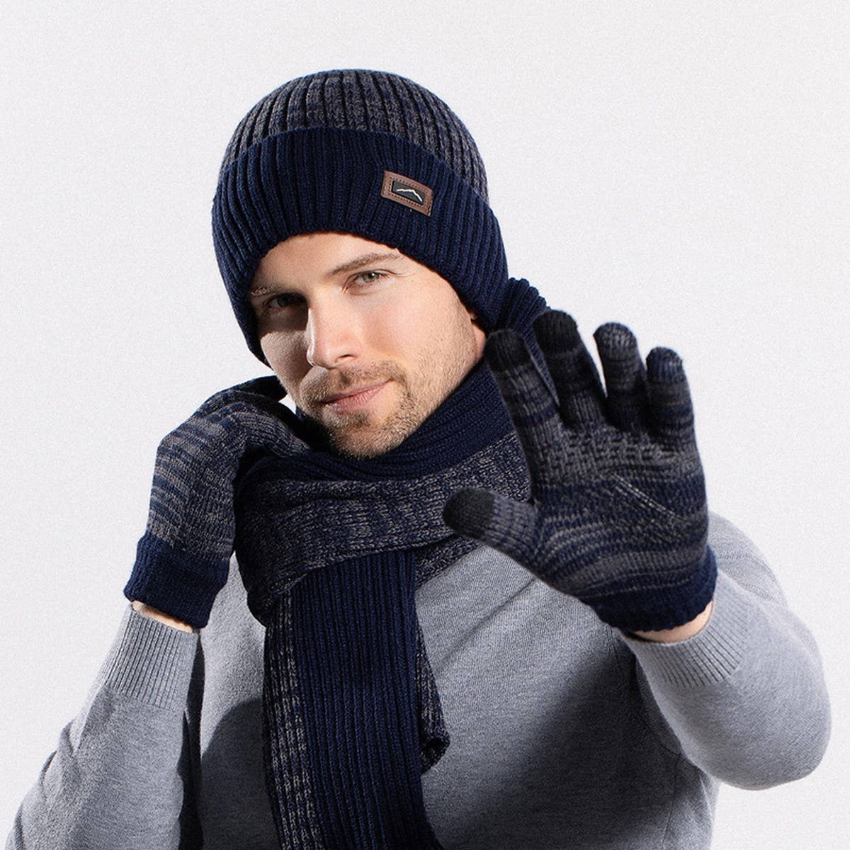 OUTDOOR WARM GLOVES AND SCARF THREE-PIECE SET_CWASC1138