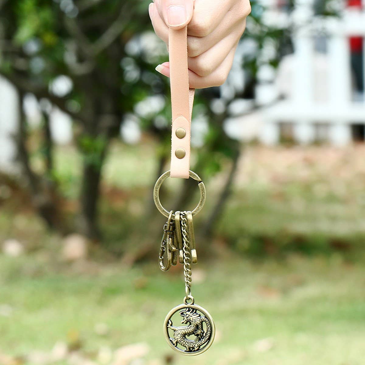 CREATIVE RETRO CAR PENDANT COWHIDE KEYCHAIN