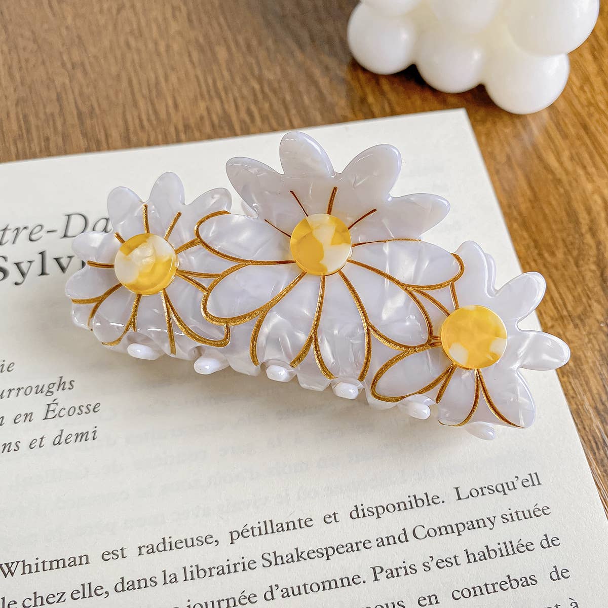 Floral grab clips of sweet and elegant hair clips