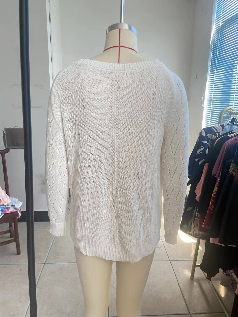 HOLLOW-OUT PATTERN SOLID COLOR CREW NECK SWEATER