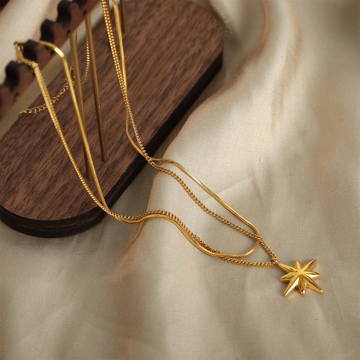 EIGHT POINTED STAR PENDANT DOUBLE LAYERED NECKLACE