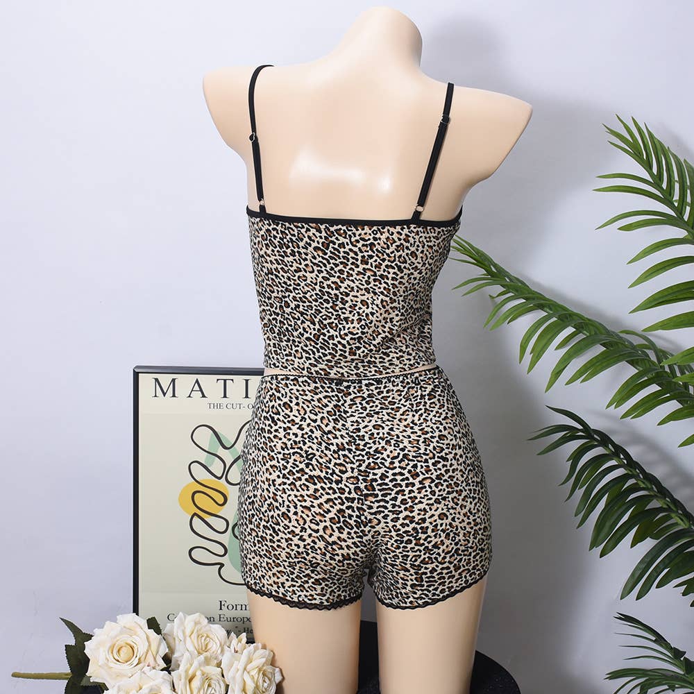 Two-piece set leopard print of halter top shorts