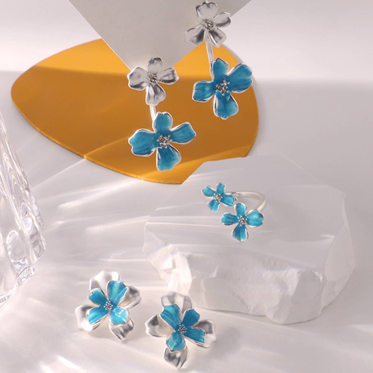 FLOWER DESIGN EARRINGS