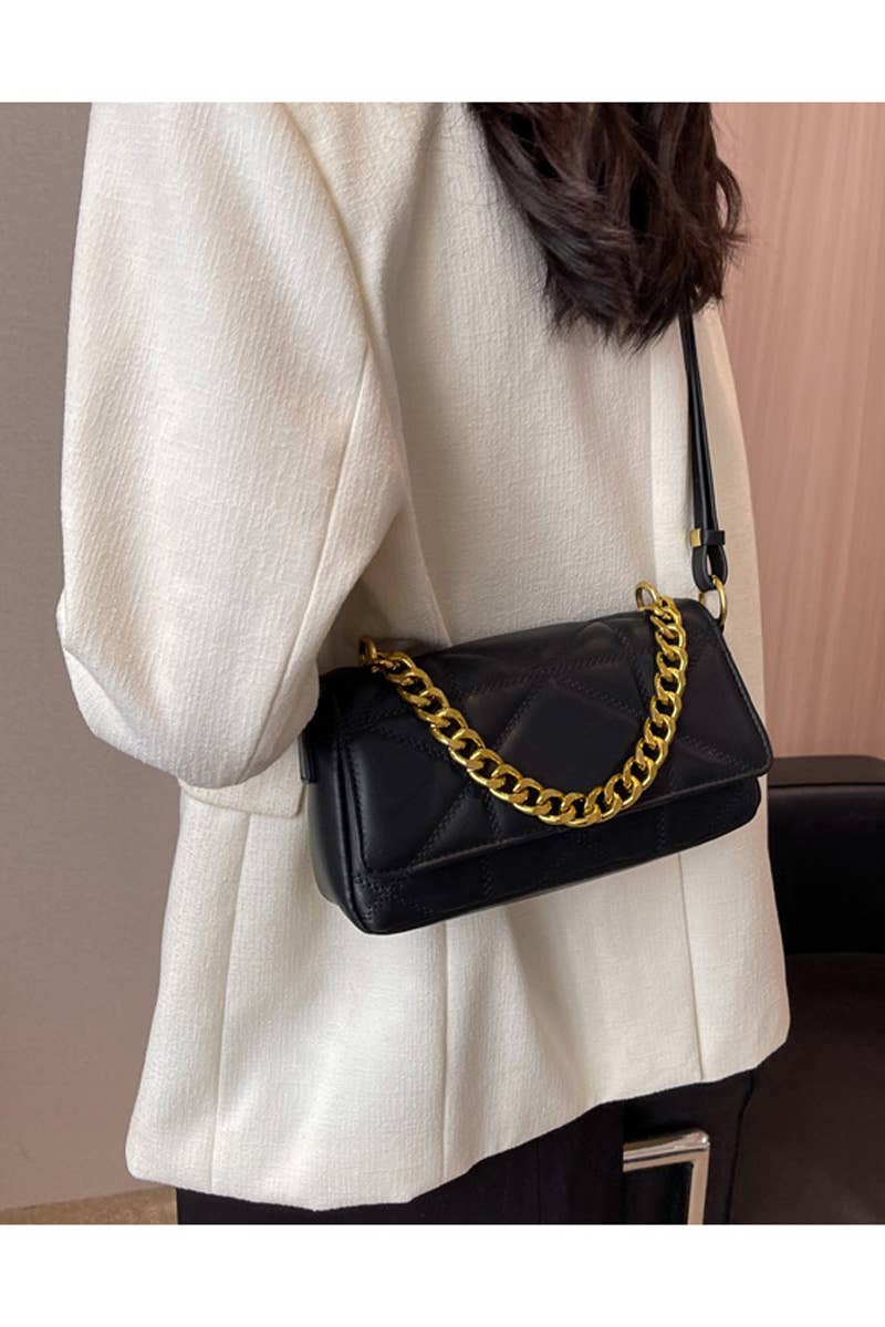 QUILTED ZIPPER CHAIN POINT CROSS BODY BAG_CWAB0526