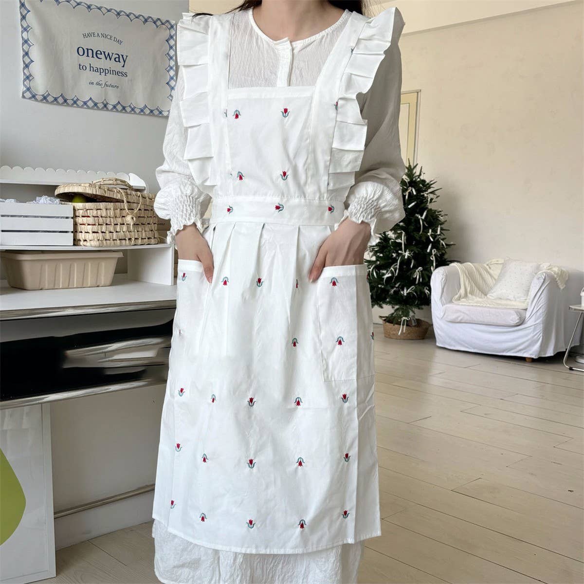 EMBROIDERED EXQUISITE TULIP APRON LOLITA APRON