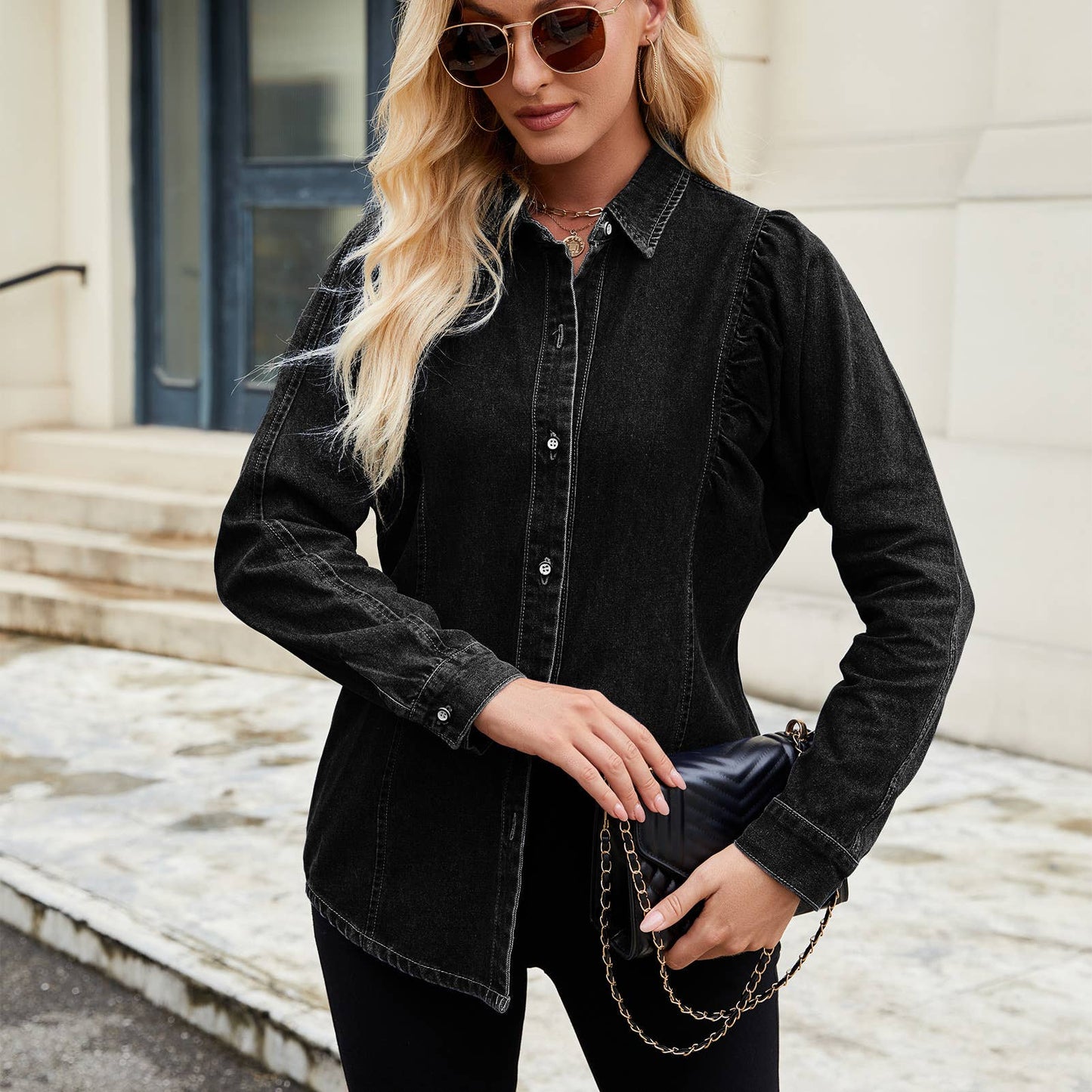 Washed shoulder-shrugging denim long sleeve shirt