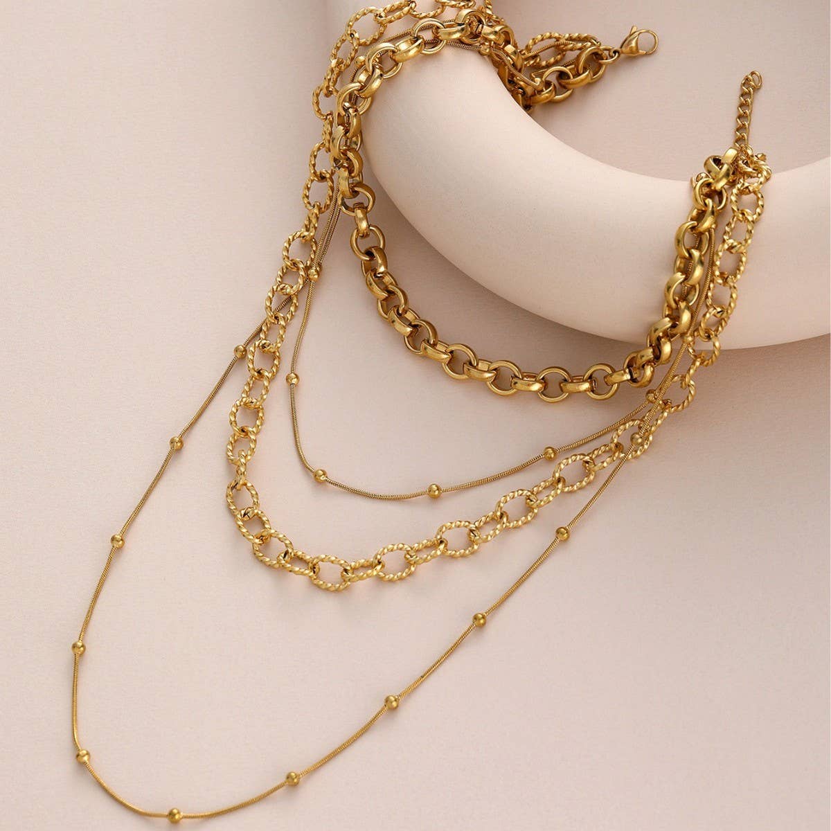 MULTI-LAYERED BEAD NECKLACE WITH 18K GOLD PLATING