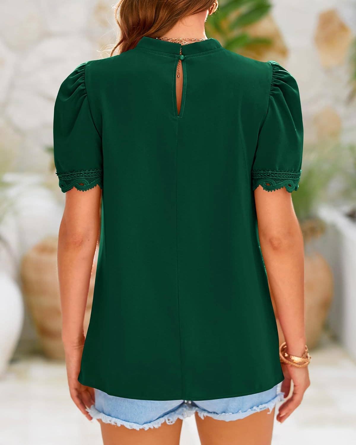 Semi-high-neck lace-trimmed short-sleeved shirt