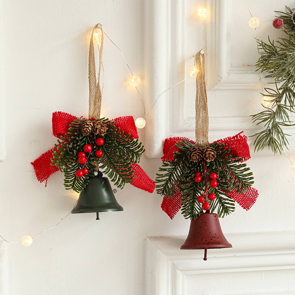 CWMM10370_CHRISTMAS METAL BELL BOW PINECONE DOOR ORNAMENT