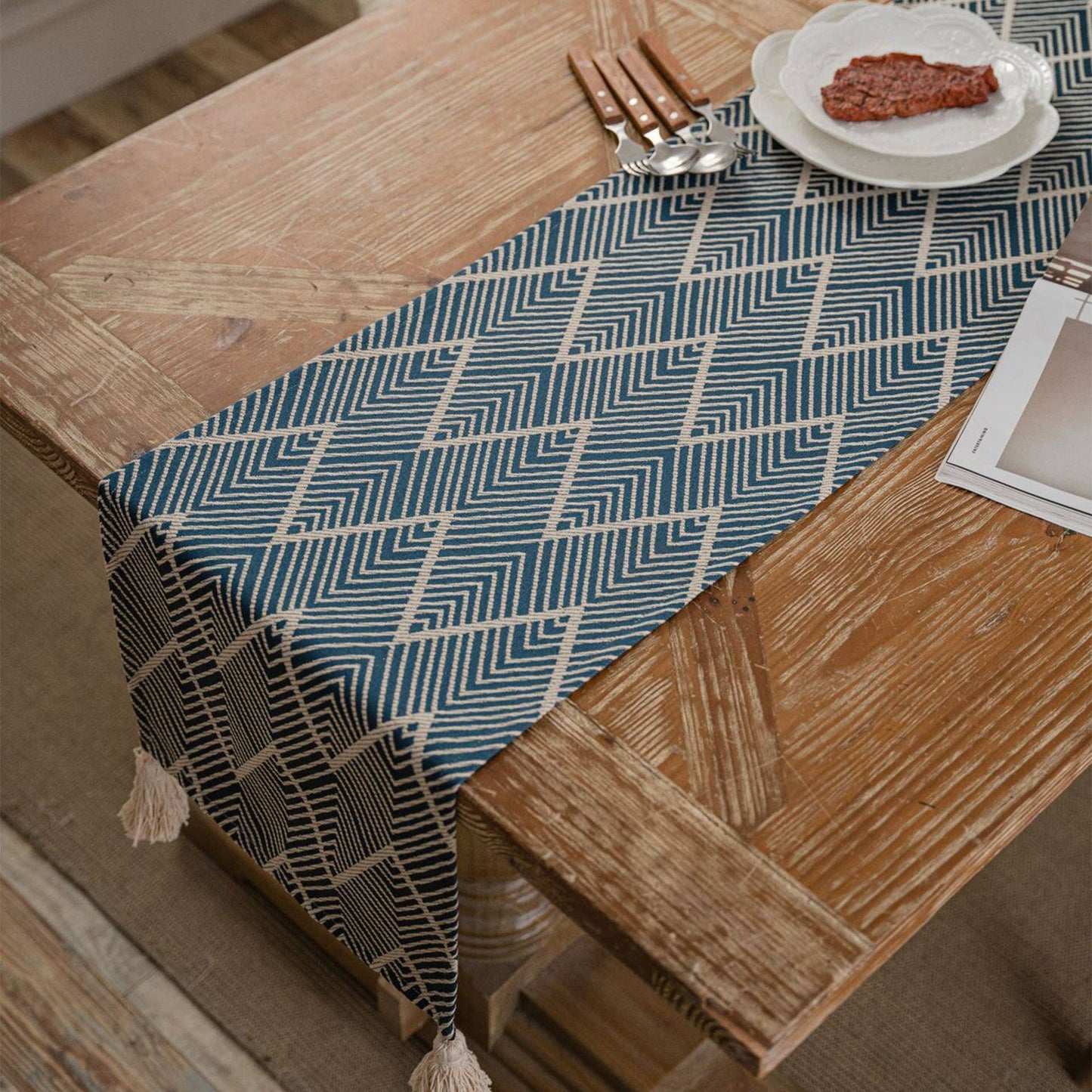 TASSEL DETAILED PATTERN TABLE RUNNER