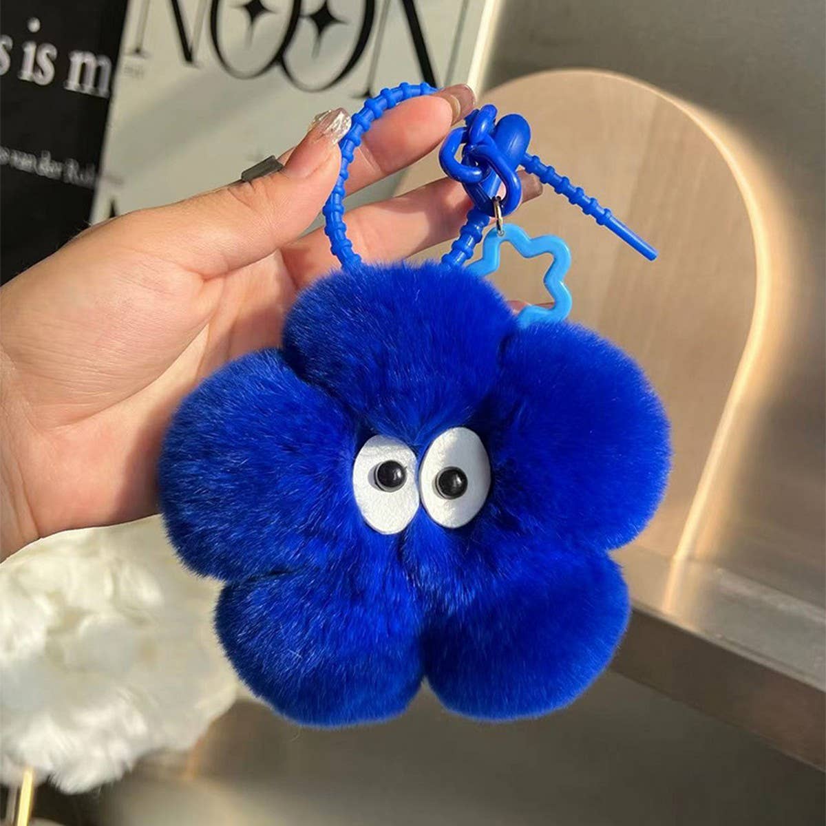 CUTE FLOWER PLUSH BALL BAG CAR KEYCHAIN PENDANT
