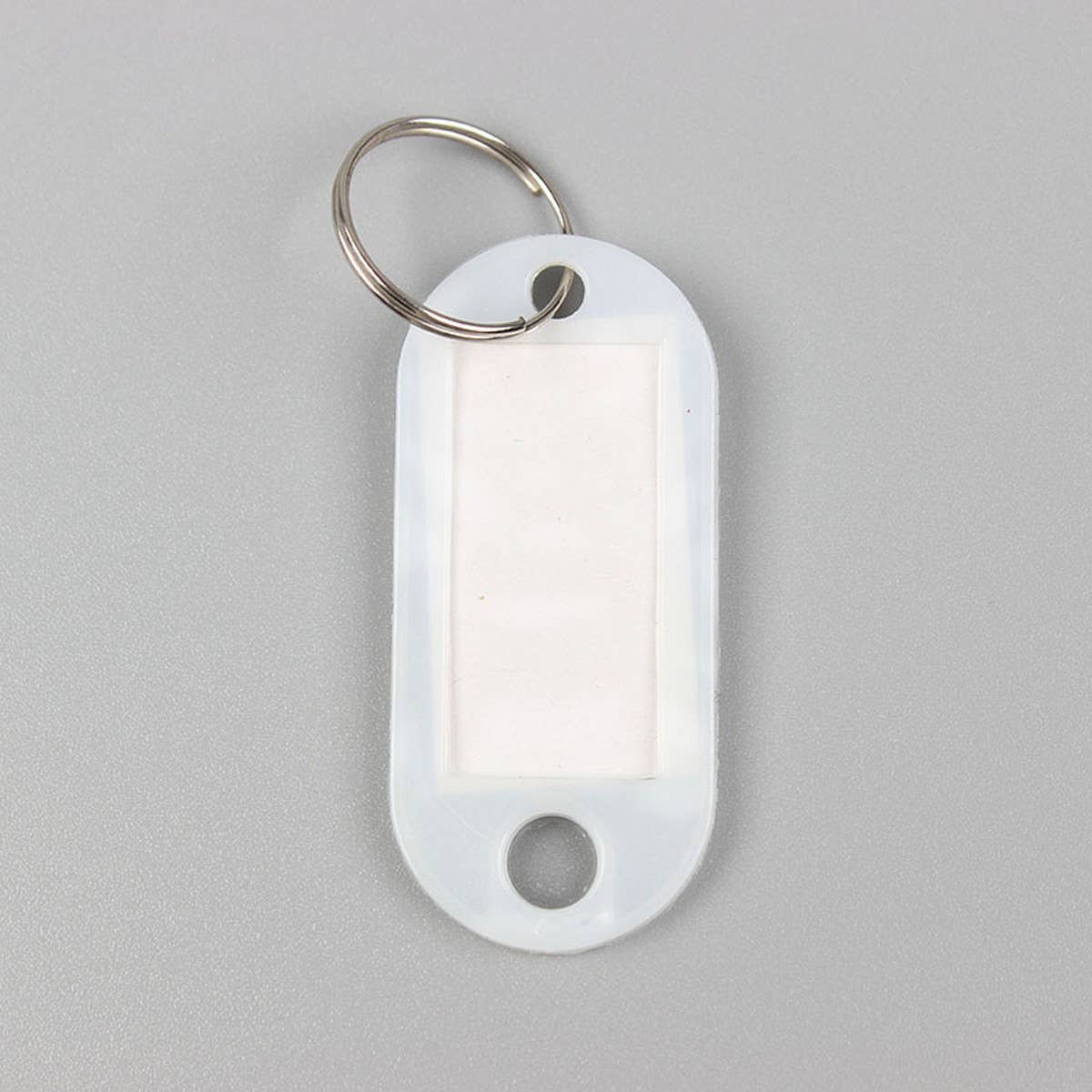 100 PACK COLORFUL STURDY PLASTIC KEYCHAIN CHARMS_CWMM2074